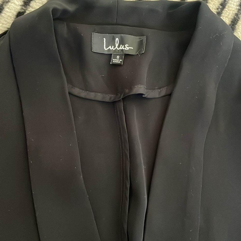 Lulu’s Blazer - Picture 2 of 3